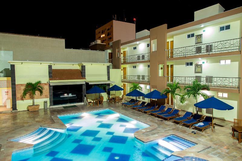 Quality Inn Mazatlan Exterior photo